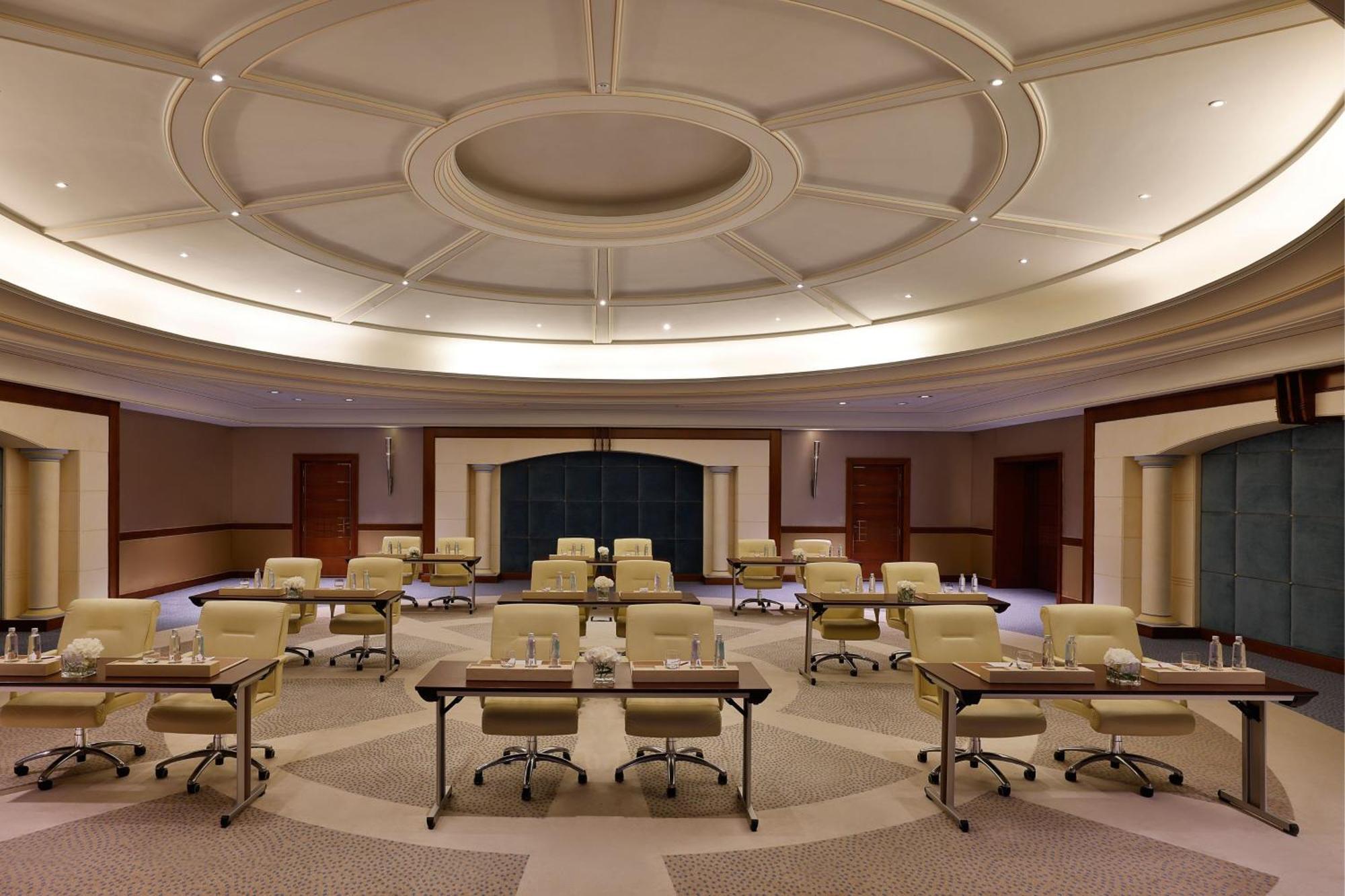 Hotel The Ritz-Carlton Yidda Exterior foto Meeting room