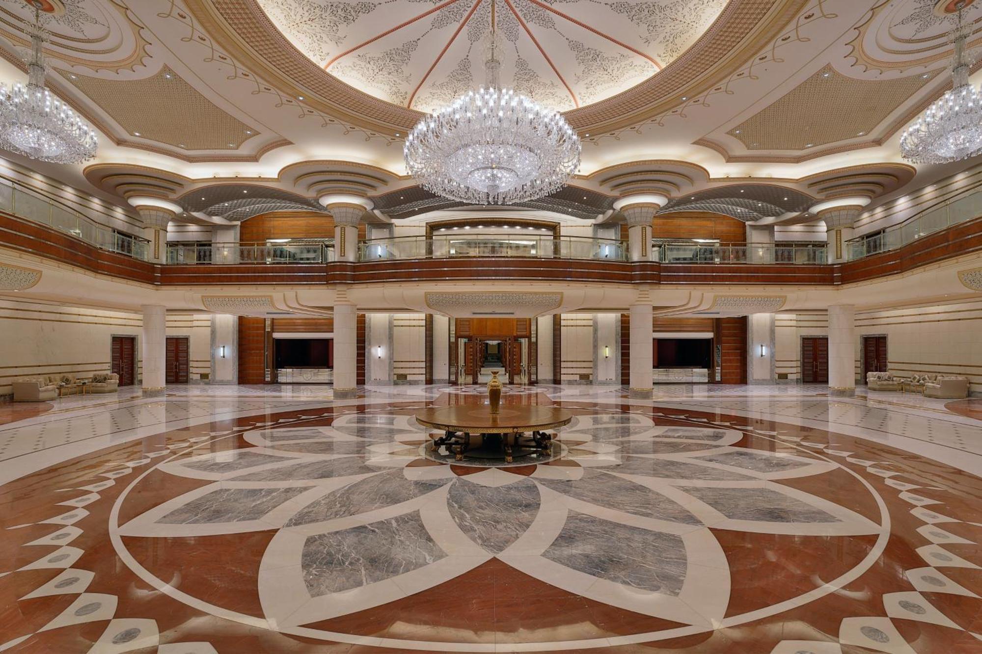 Hotel The Ritz-Carlton Yidda Exterior foto The lobby of the hotel