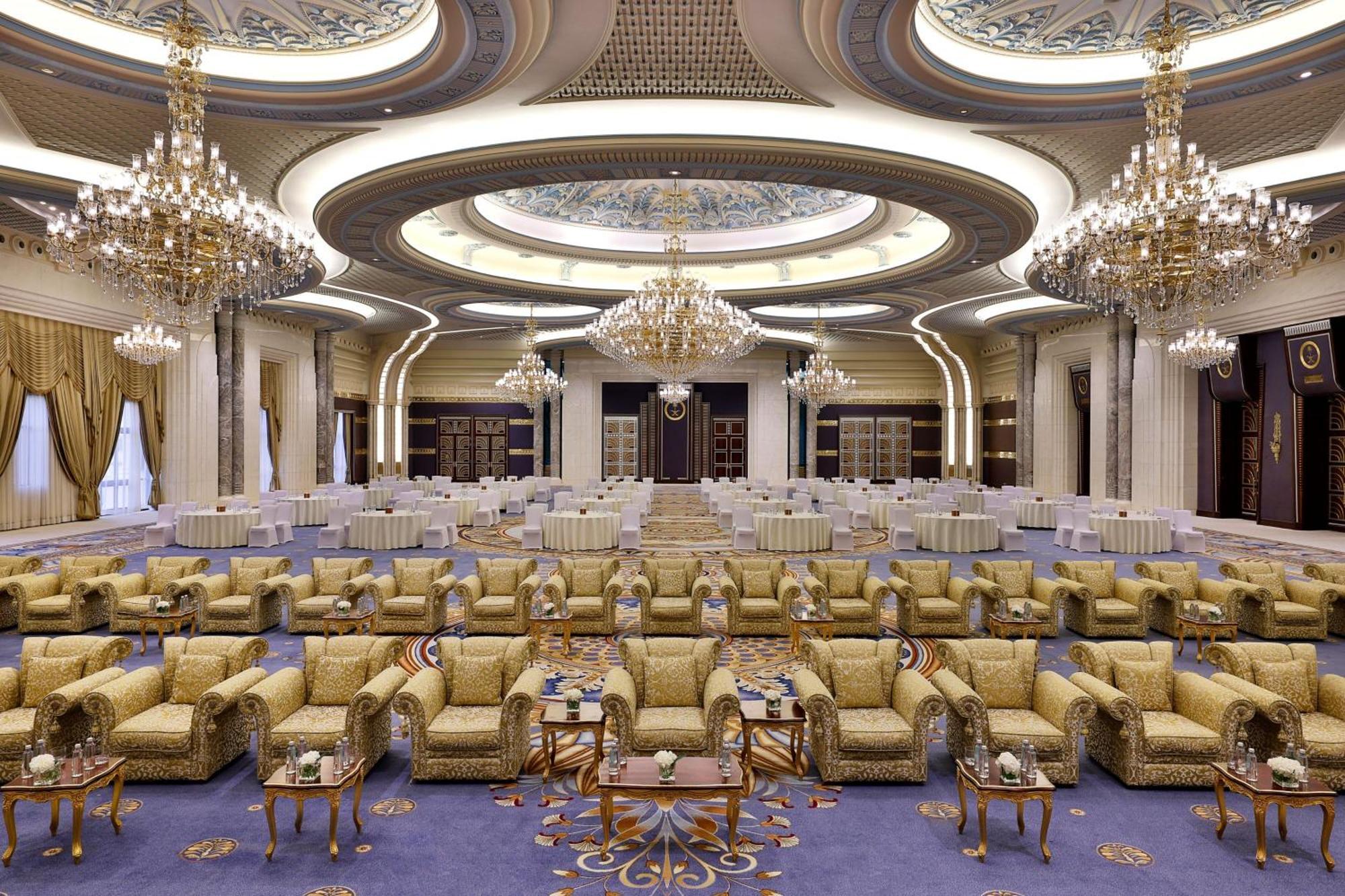 Hotel The Ritz-Carlton Yidda Exterior foto The interior of the palace