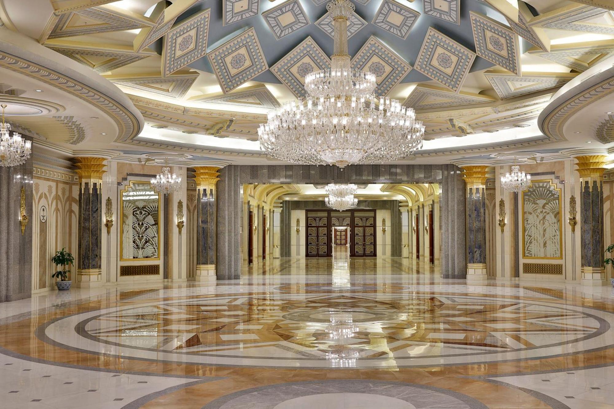 Hotel The Ritz-Carlton Yidda Exterior foto The lobby of the hotel
