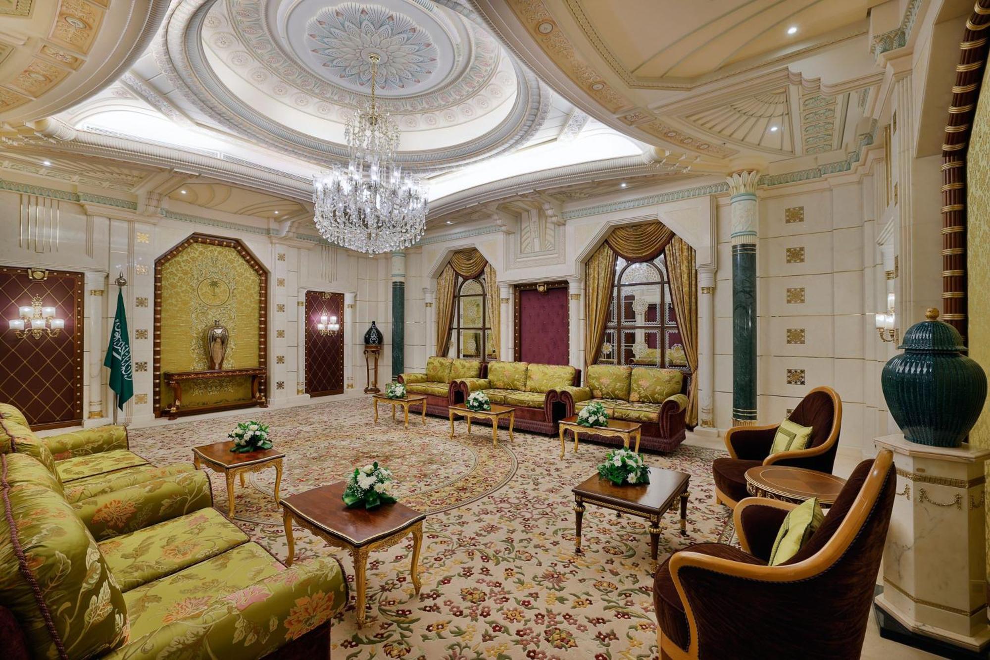 Hotel The Ritz-Carlton Yidda Exterior foto The interior of the hotel